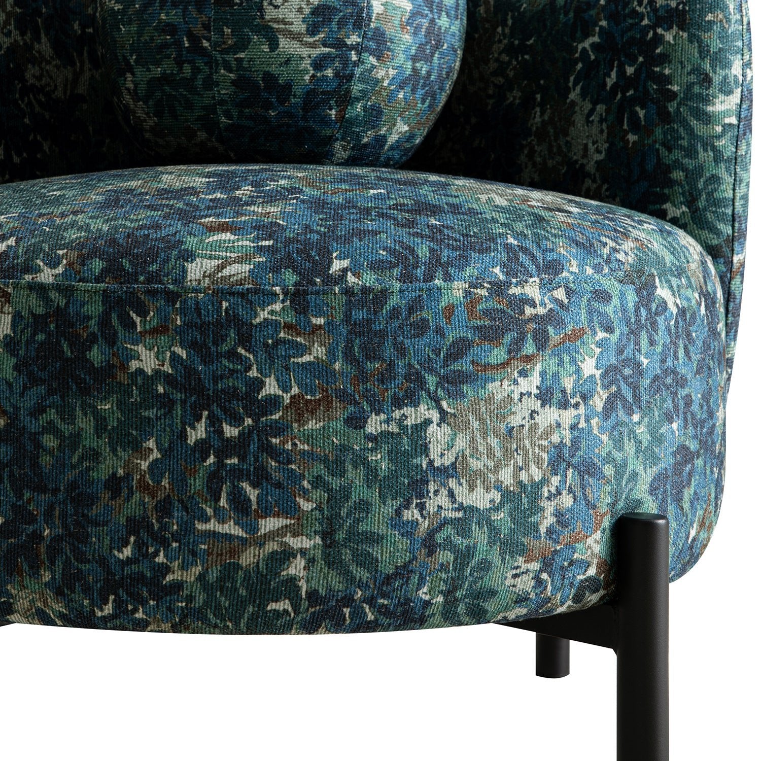 Amboise Armchair with Ball Cushion, Julien Linen Blend - Image 15