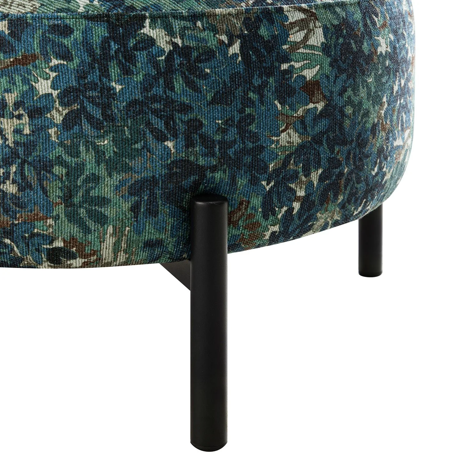 Amboise Armchair with Ball Cushion, Julien Linen Blend - Image 18