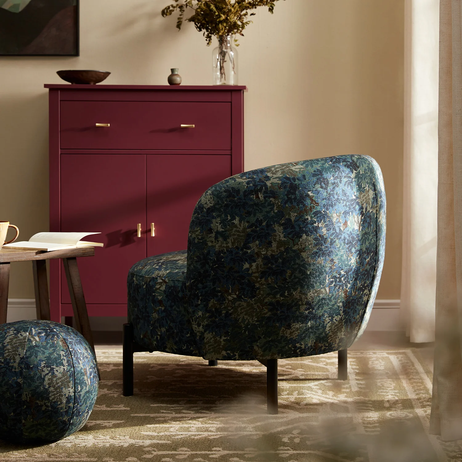 Amboise Armchair with Ball Cushion, Julien Linen Blend - Image 3