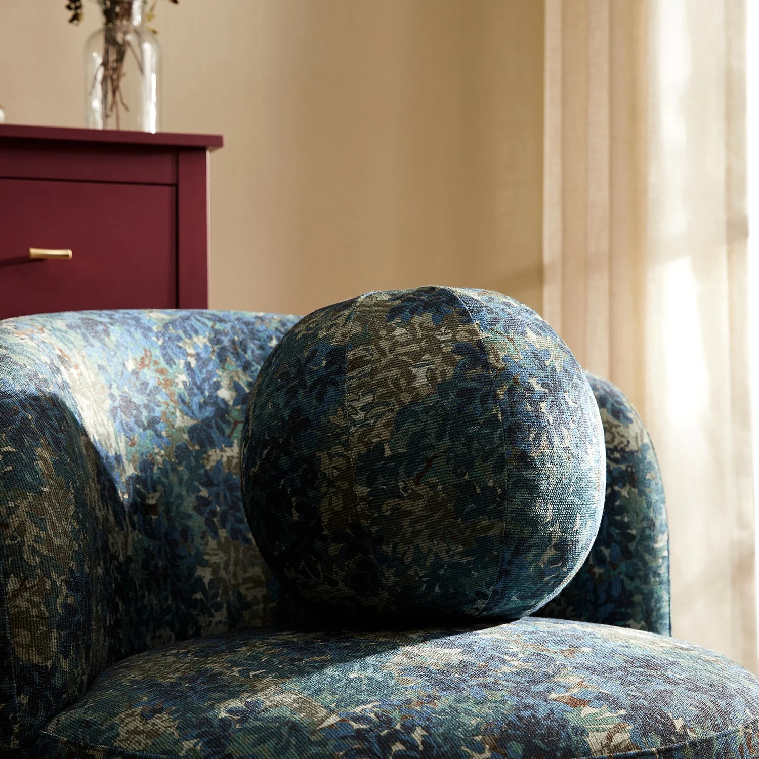 Amboise Armchair with Ball Cushion, Julien Linen Blend - Image 5