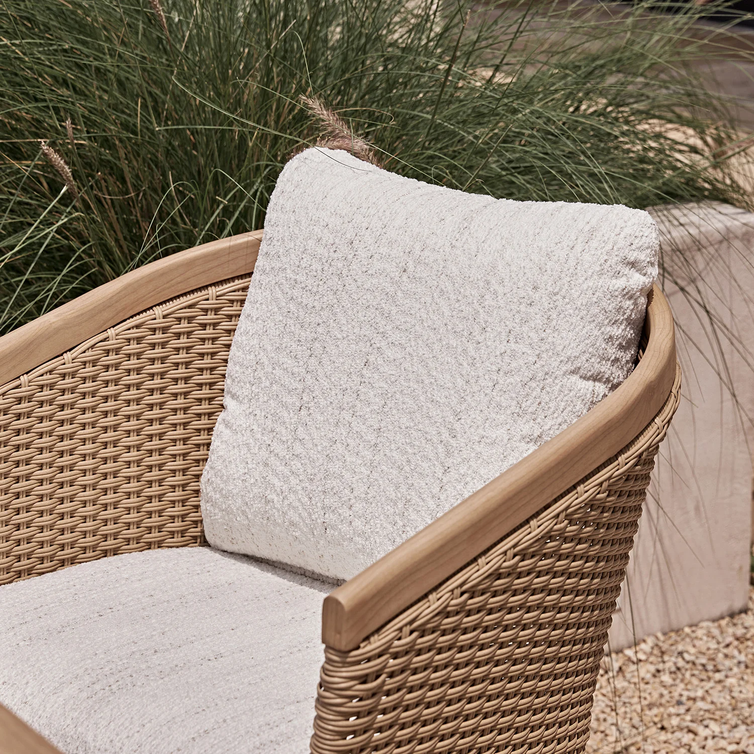 Panarea Indoor and Outdoor Wicker 6-Seater Rectangular Dining Set - Image 6